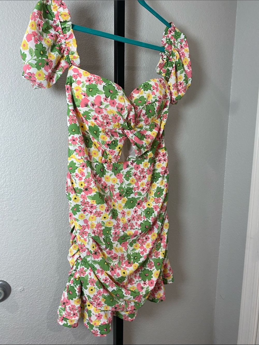 Fashion Nova Pink, Green & Yellow Floral Tie-Front Puff Sleeve Mini Dress💝🌸💐🌿 - Picture 8 of 10